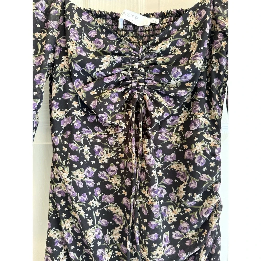 ASTR the Label Mini Dress M Black Purple‎ Floral Ruched Ruffle Smocked